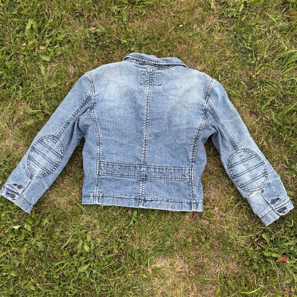 Rampage Jean Jacket Womens Jrs M Blue Elbow Patch Distressed Ruffle Pockets Y2K - Picture 2 of 7